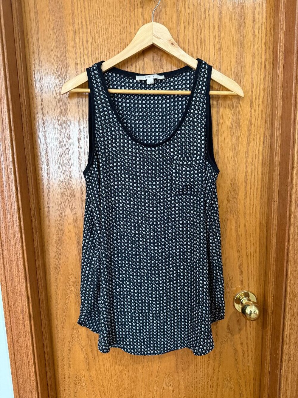Ann Taylor LOFT Sleeveless Blouse Navy Floral Dot Pattern Size Small